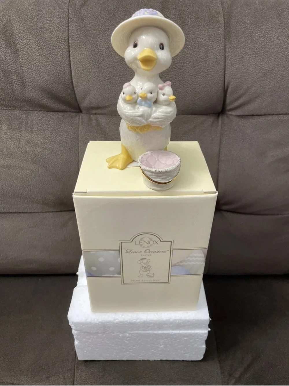 Lenox Occasions Easter HAPPY EASTER HUG Porcelain Duck 5” - SKU # 805459 - NIB!